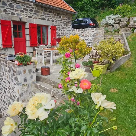 Un Petit Coin Paisible * Le Monteil (Cantal)