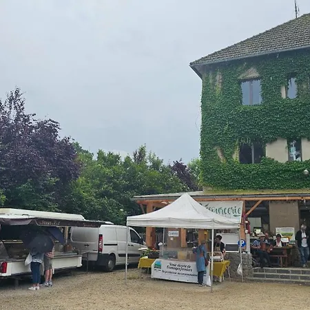 Un Petit Coin Paisible Alojamento de Acomodação e Pequeno-almoço Le Monteil (Cantal)